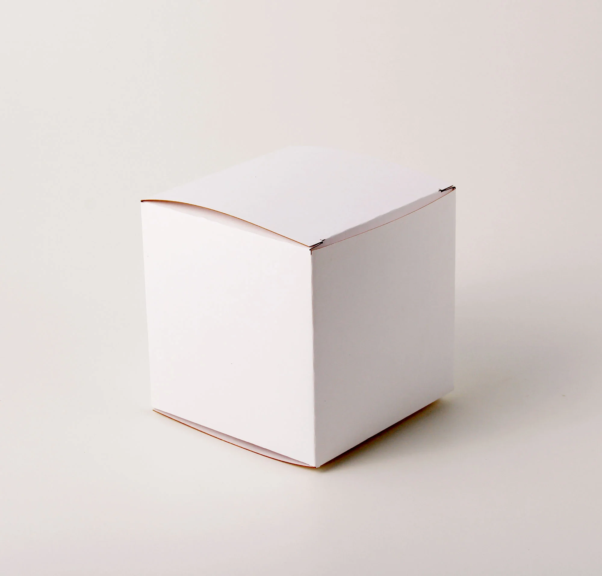 Caixa Branca - Papel Triplex ( 10 x 10 x 10 cm ) - 50 Unidades - Imagem 2